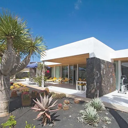 Villa Sleeps 6 Air Con Wifi Puerto Calero