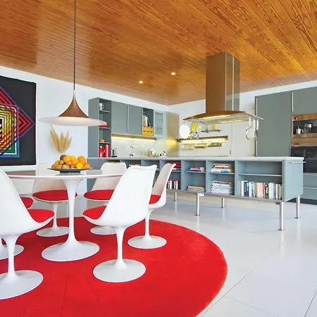 Sleeps 6 Air Con Wifi *
